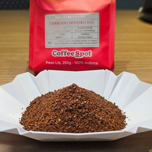 RED - CAFÉ EM GRÃOS 250g - Cacau, Chocolate, Açúcar Mascavo, Mel, Frutas Vermelhas (Morango)